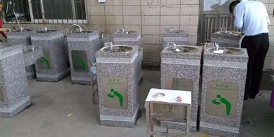 戶(hù)外飲水臺(tái)為什么要選腳踏飲水臺(tái)